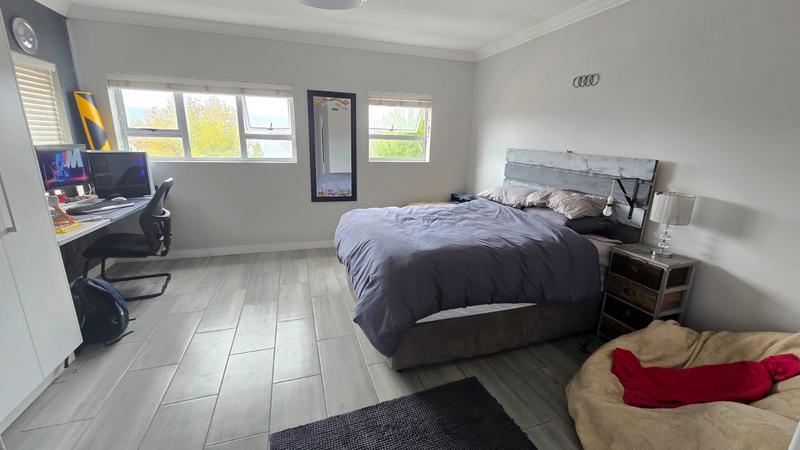 4 Bedroom Property for Sale in Somerset West Western Cape